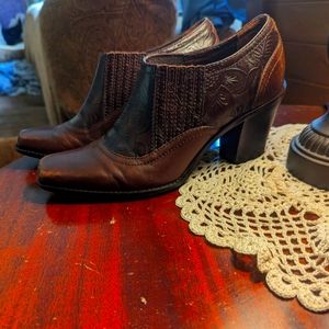 Antonio Melani Glove Fit Womens brown  Tooled Leather Ankle Boot Size 8